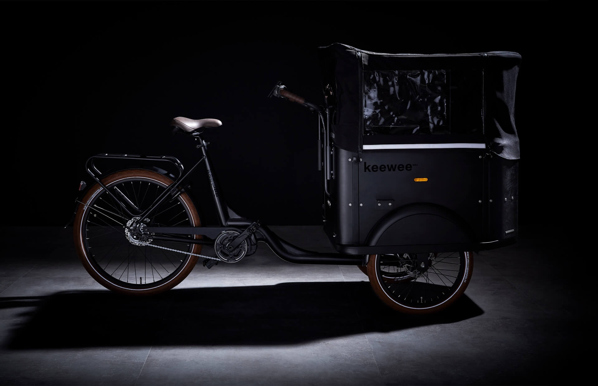 of met gesloten huif